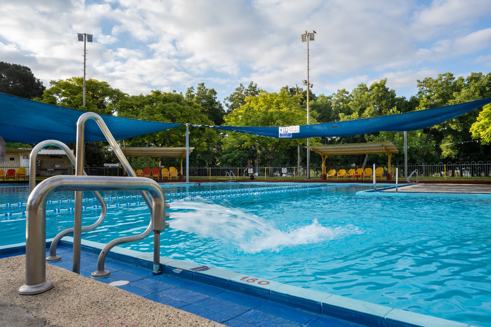 בריכה אורחן כפר הנופש מסריק