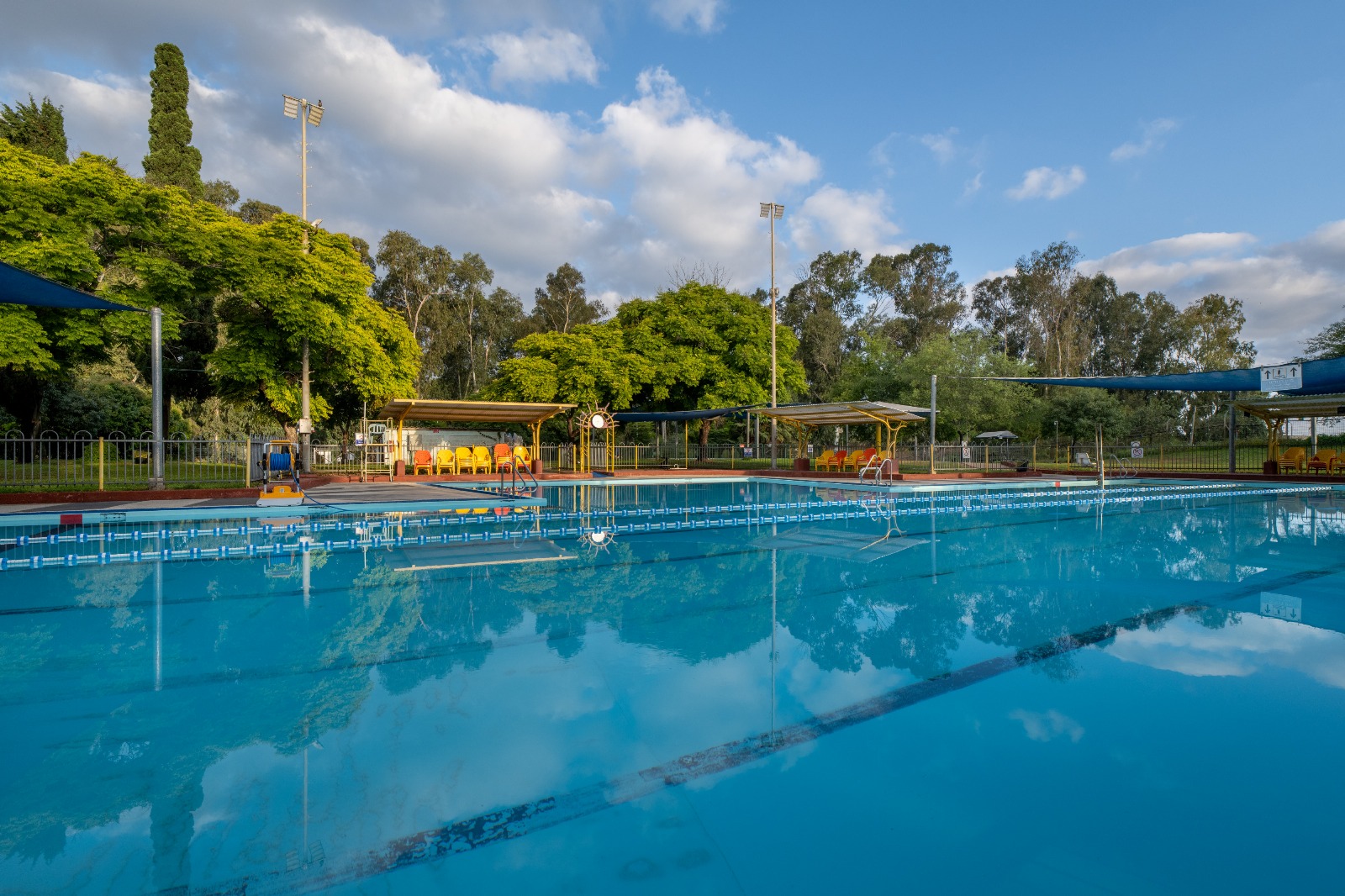 בריכת קיץ תיירות ואורחן כפר מסריק