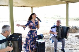 פעילות שירה בציבור